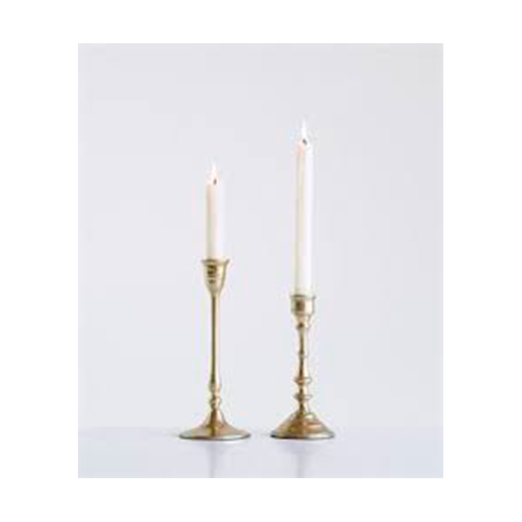 Candelabros de latón dorados
